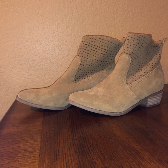 Booties - Picture 2 of 4